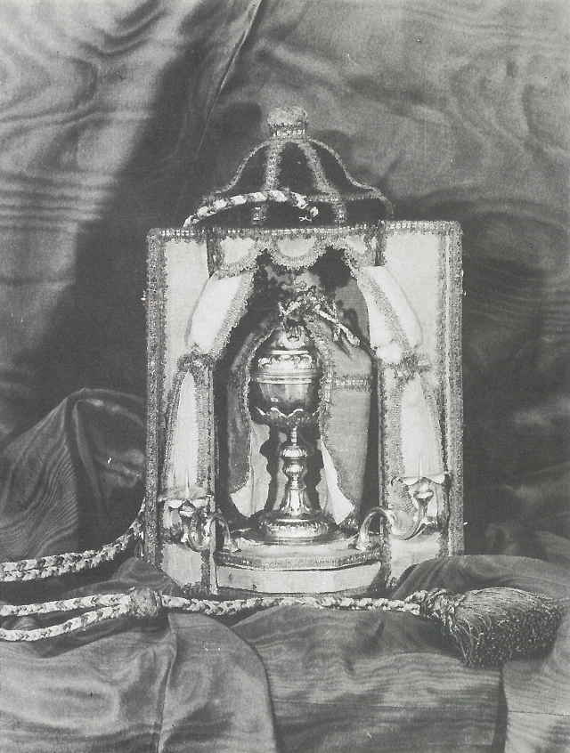 Portable tabernacle given by Henry, Cardinal Duke of York