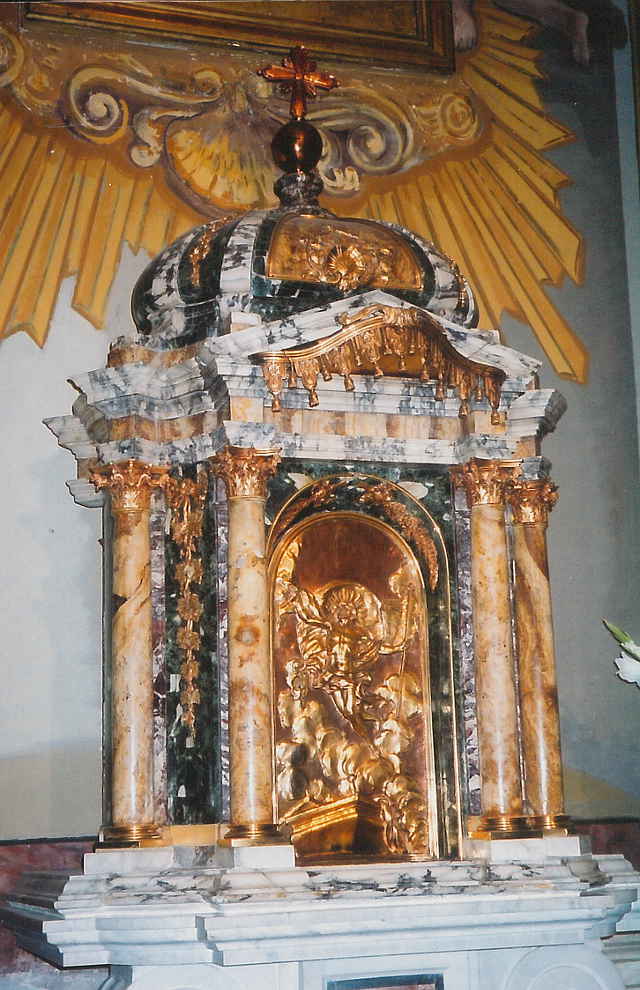 Tabernacle given by Henry, Cardinal Duke of York