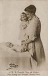Princess Isabelle with Prince Ludwig and Princess Mary, 1914